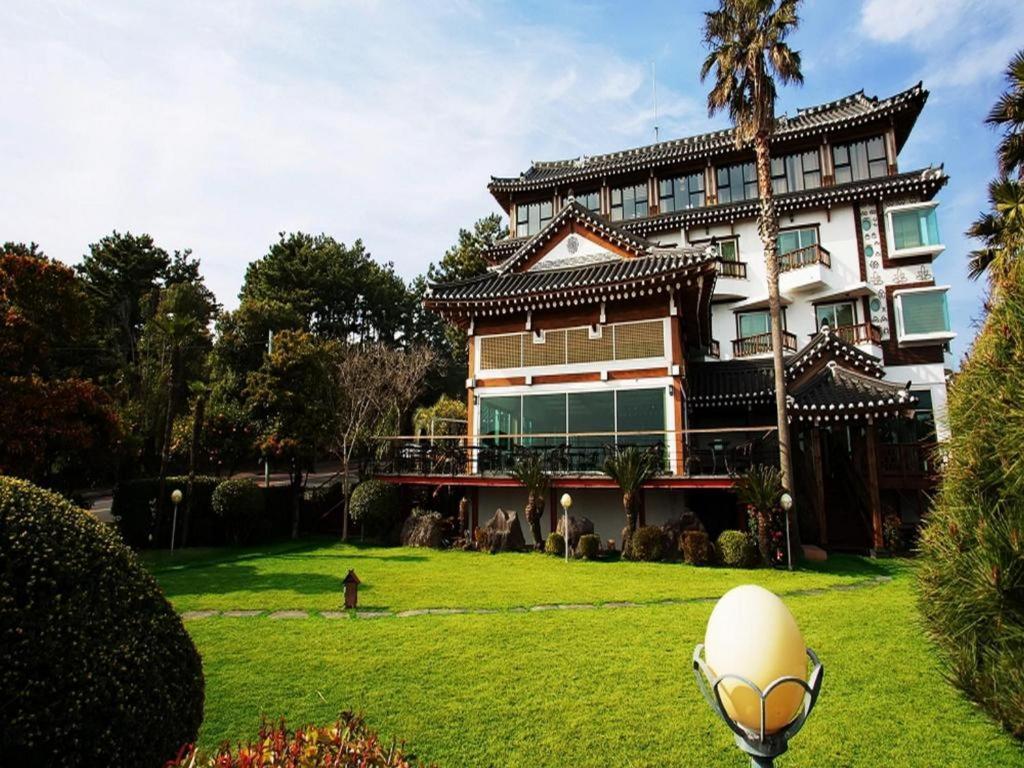 Hallagung Seogwipo Exterior foto